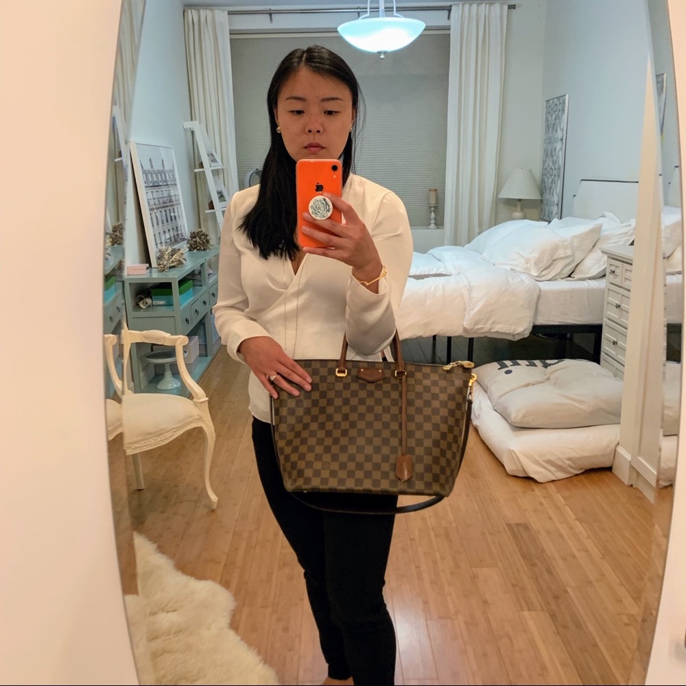 AUTHENTIC Louis Vuitton Belmont Tote Bag - Damier - Picture 5 of 8